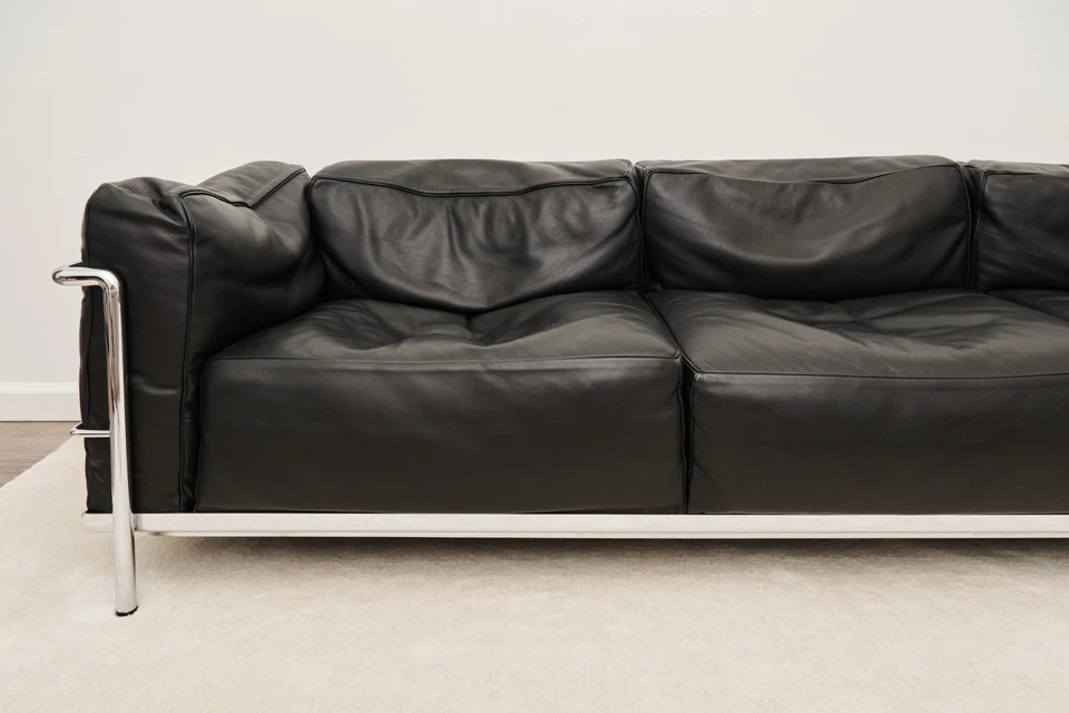 Cassina Le Corbusier LC3 3 plazas cuero negro Foto 3 de 4