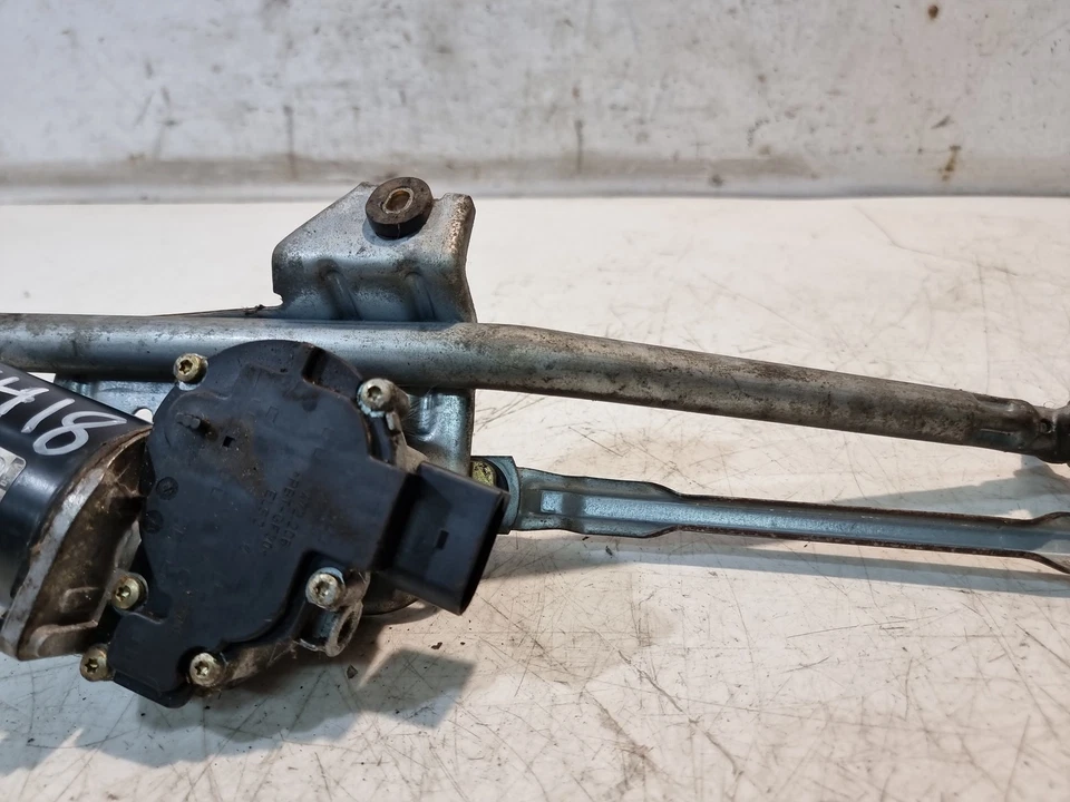 Motor limpiaparabrisas y acoplamiento parabrisas delantero Audi A6 2.7 automático 2003 MK2 OEM 4B2955023D Foto 4 de 4