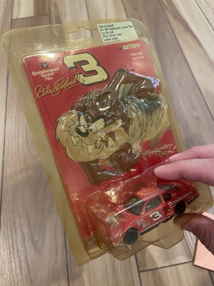 Coche a escala 1:64 GM Goodwrench Service Plus Dale Earnhardt Tasmanian Devil nuevo en caja Foto 2 de 3