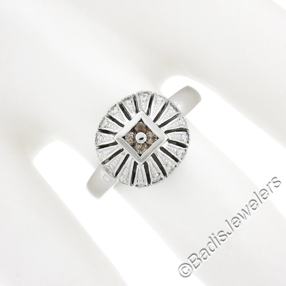 Anillo Estate de oro blanco de 10 quilates de lujo con cúpula de diamantes marrones de 0,24 quilates Foto 3 de 4