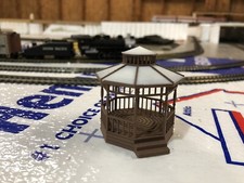Gazebo - Bandstand - Pavilion - HO Scale 1:87 - Brown