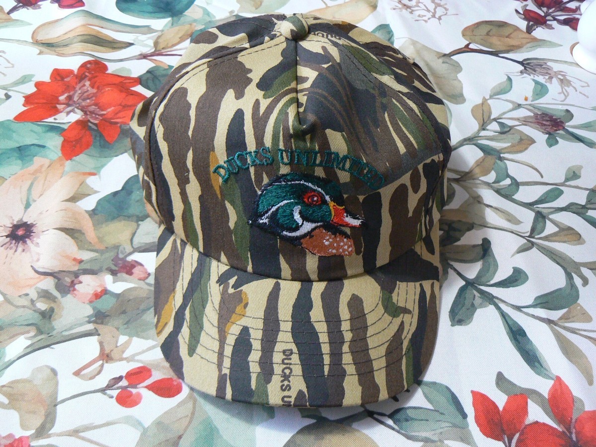 Ducks Unlimited Camoflage Snapback Trucker's Hat Hunting
