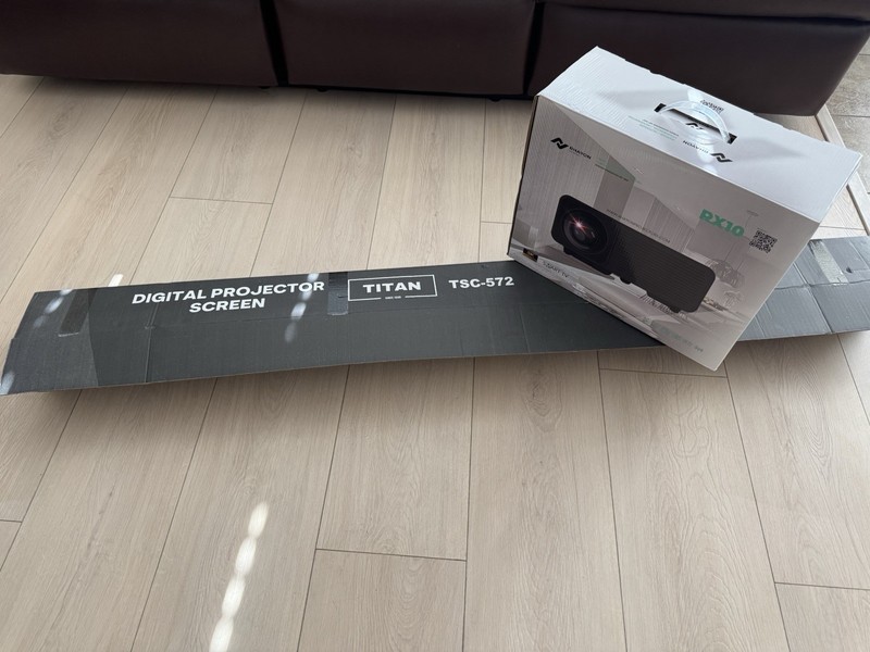 RHAYON RX10 1080p Projector 9500 Lumens + Titan Projector Screen