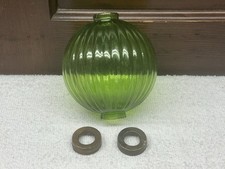 BOLA PARARRAYOS BARNETT 7UP VERDE PLISADA/ACANALADA 5” DE ALTO CON TAPAS DE CUELLO DE LATÓN