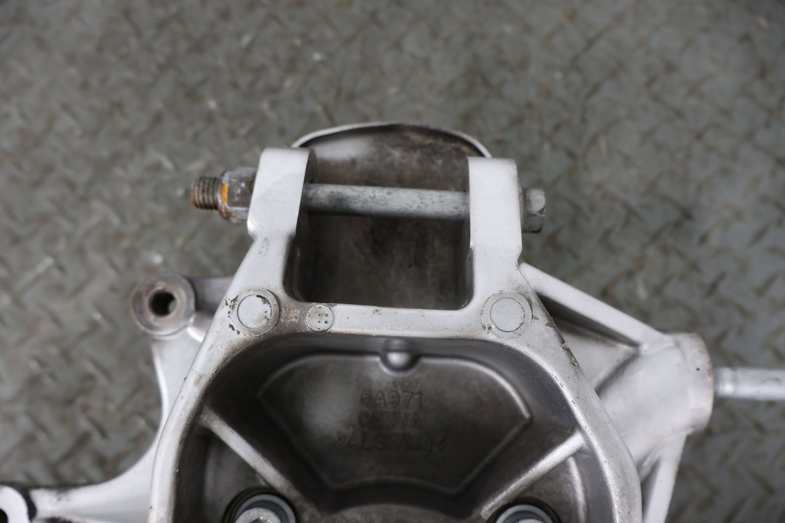 2009 Aston Martin V8 Vantage Rear Left LH Spindle Knuckle W/ Hub (61K Miles)