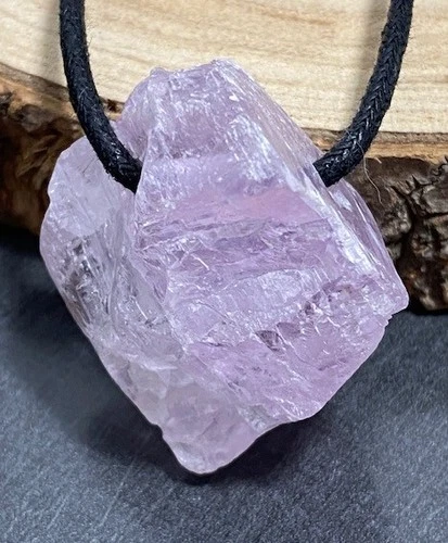 UNIKAT! Kristall Kunzit Anhänger Heilstein gebohrt mit Band AA+ - Bild 1 von 7