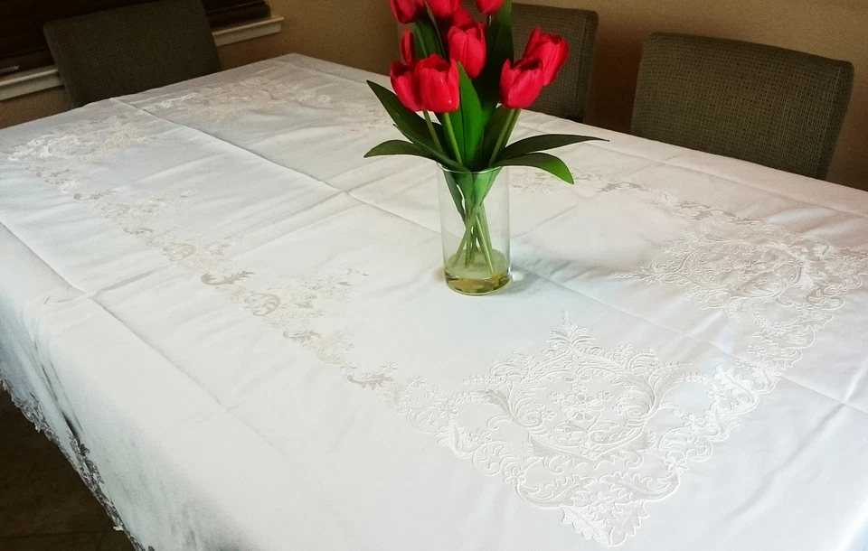 Polyester Solid White Embroidery Lace Tablecloth 72x90" Wedding Bridal 8 Napkins - Image 3 of 4