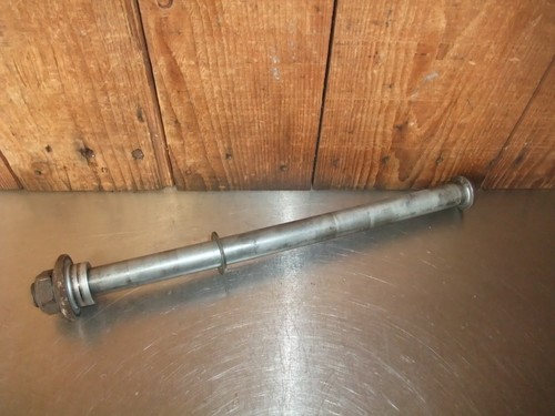 Honda ST1300 Pan European 2004 (Nicht ABS) Hinterradspindel Sehr guter Zustand #223