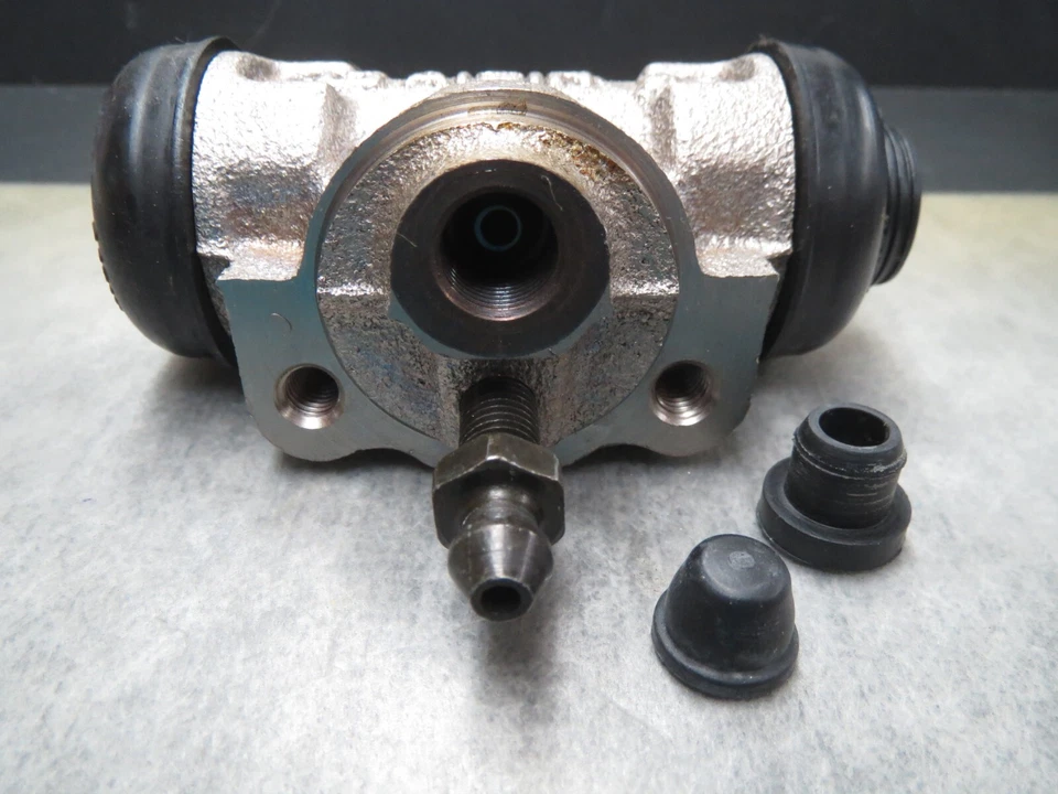 Cilindro de rueda trasera para Toyota RAV4 1996-2000 hecho en Japón por AISIN ¡Envío rápido! Foto 4 de 4