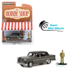 Greenlight 1:64 The Hobby Shop 1982 Checker Marathon A12-E w/ Figure 97130-C