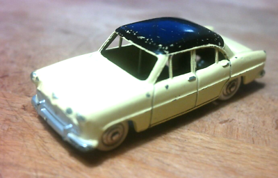 Voiture Miniature Dinky Toys - Simca Versailles Ref 24z - Jaune Avec Toit Noir - Occasion état Moyen