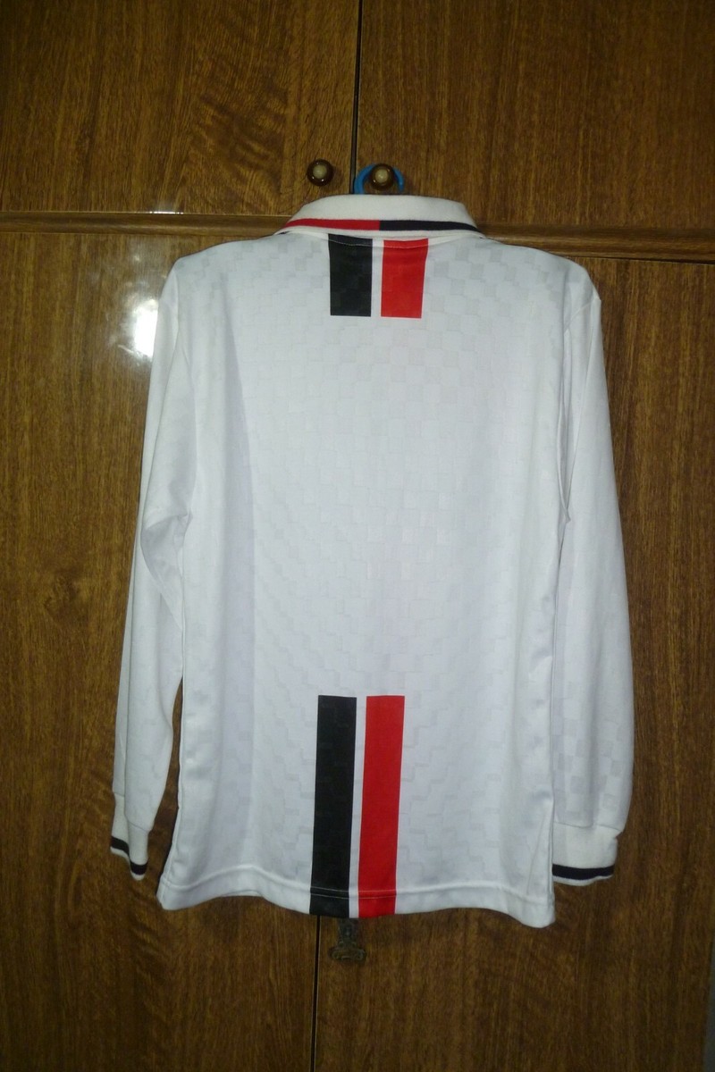 AC Milan Lotto Longsleeve Football Shirt Away 1995/1996/1997 AC Milan Lotto Longsleeve Football Shirt Away 1995/1996/1997