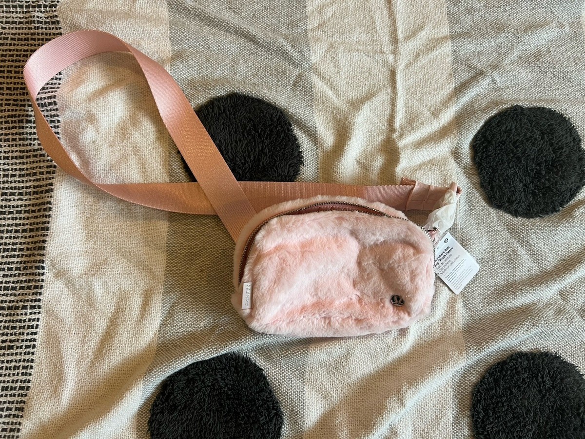 Lululemon Everywhere Belt Bag 1L Plush Fleece STMI Pink Fanny Pack  Crossbody NWT
