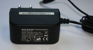 Original Stecker Netzteil Netgear 15V 1,2A Trafo Netzgerät AC Adapter für Router