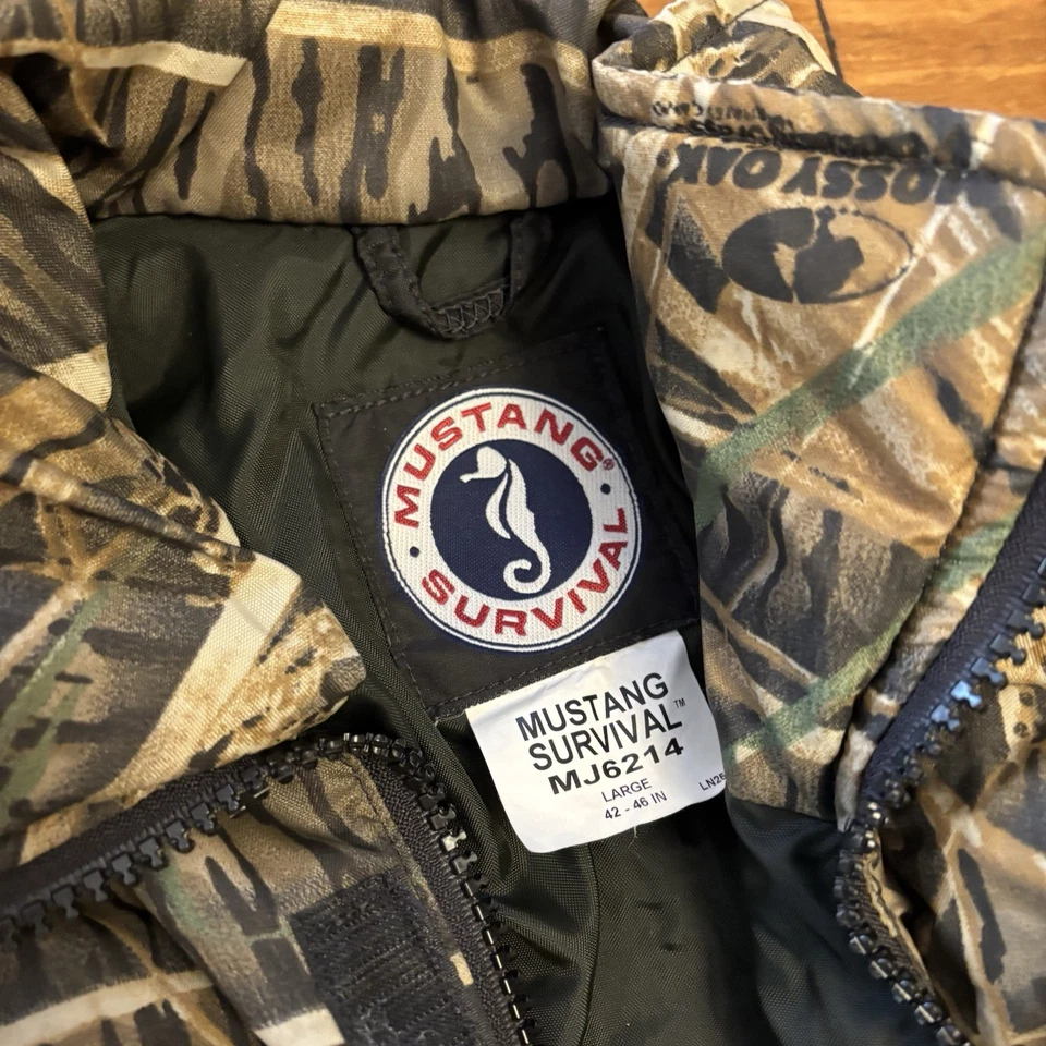 Mustang Survival MJ6214 Camo Flotation Bomber Jacket Realtree Max-4 Men’s L - Image 3 of 4