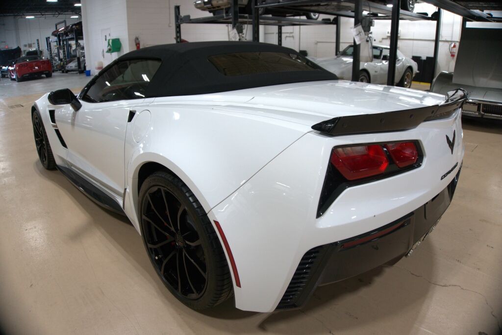 2019 Arctic White Chevrolet Corvette   | C7 Corvette Photo 3