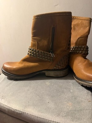 Steve Madden Brewzzer Pull on Boots Womens Size 7M Brown Leather Mid Calf Buckle