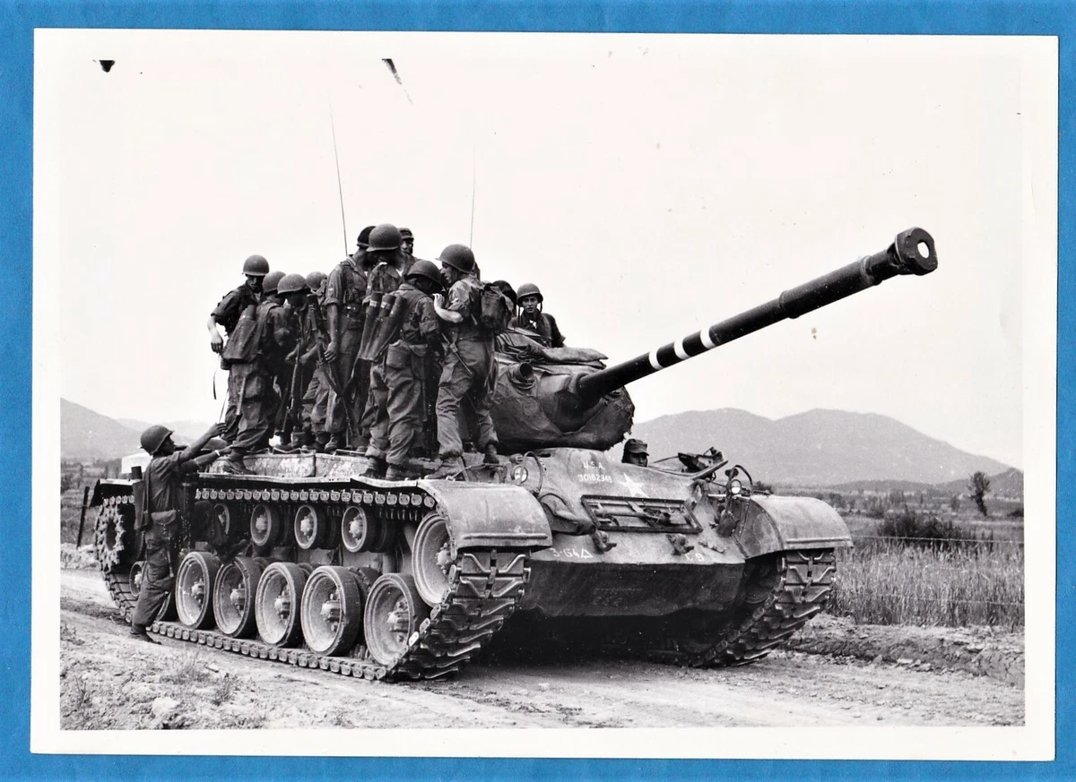 vintage foto photo military army Belgium soldiers & tank Korea war 