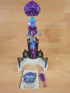monster high floating doll
