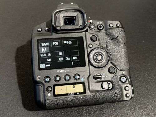 Canon EOS-1D X Mark III 20.1 MP Digital SLR Camera - NEAR MINT - Low shutter -