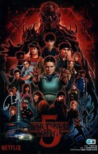 CHARLIE HEATON SIGNED STRANGER THINGS 11X17 PHOTO S5 JONATHAN BYERS COA BAS