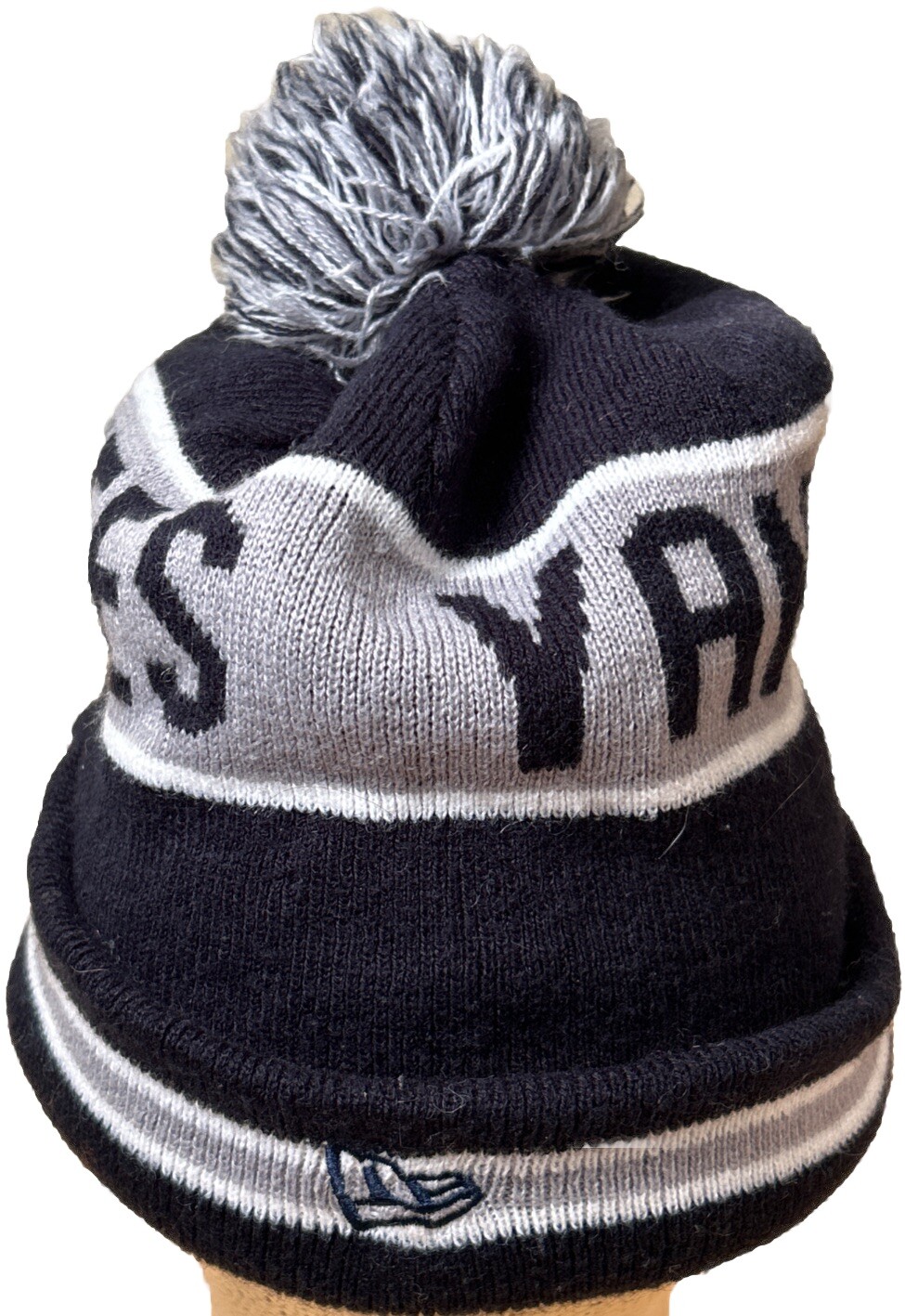 New York Yankees Beanie Hat Cap Pom Blue MLB Baseball Post Season Winter New Era