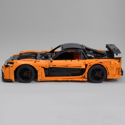 Sports Car Model with Openable Doors, Trunk and Hood 1:8 Scale
