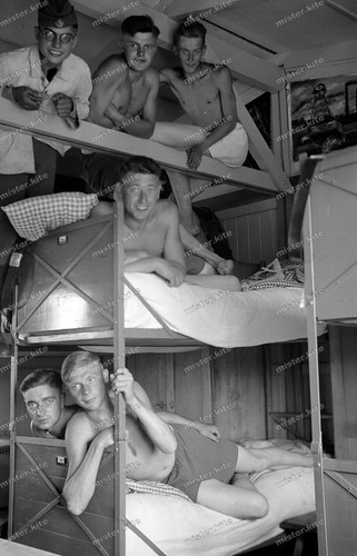 Negativ-RAD-Lager-Halb-Nackte-Soldaten-Half-Nude-Soldiers-Arbeitsdienst-1