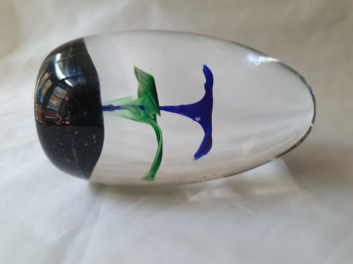 stunning floral glass paperweight with maker's mark to base - Picture 10 of 11