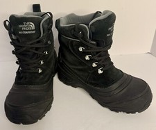 The North Face Size 5 Heat Seeker 200 Gram Insulated Waterproof Winter Boots
