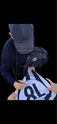 【超希少イタリア製】ユヴェントス02-03 【DI VAIO】 【18番】白黒 Marco Di Vaio Hand Signed Juventus 02/03 Home Jersey With Exact