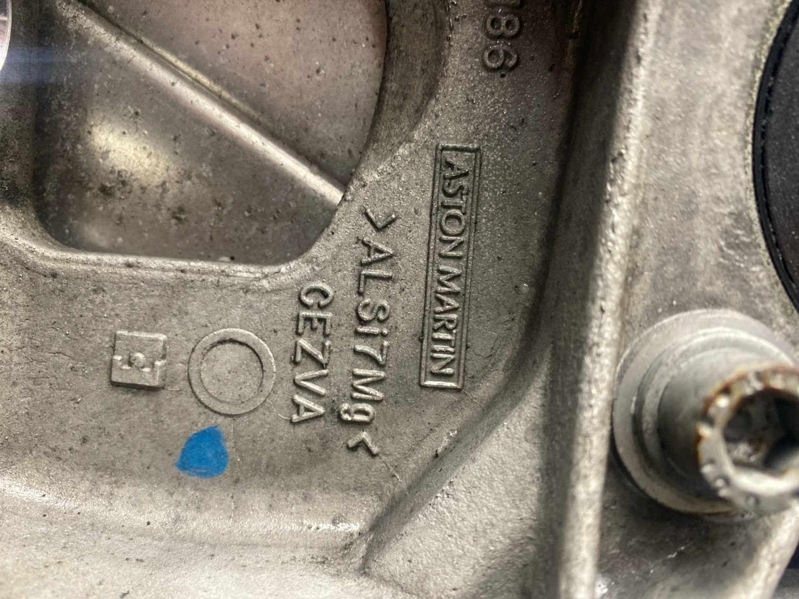 Aston Martin V8 Vantage 2006-2018 Front Right Steering knuckle