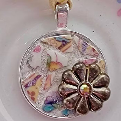 Mosaic Handcrafted 1'' Flowers with Silver Flower Embellishment Pendant