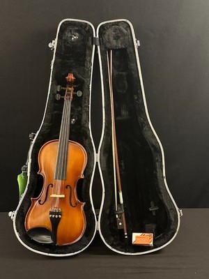 Corina 100 3/4 size violin outfit, comes w/ bow, rosin, hard case, fine tuners