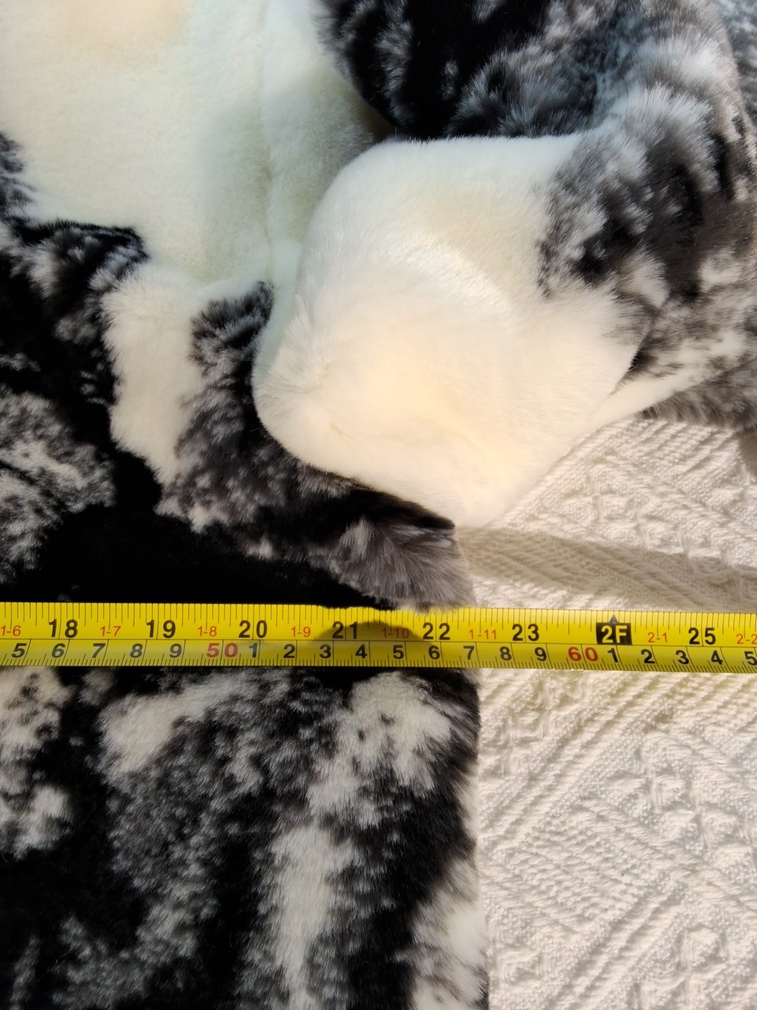 Ameri Mode White/Black Wolf Pattern Faux Fur Coat… - image 3