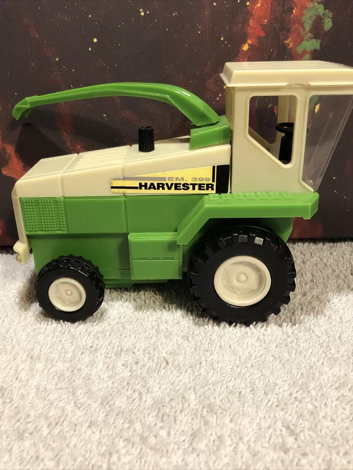 Vintage New Ray 1999 EM 399 Harvester Toy Farm Vehicle 6" - Image 4 of 4