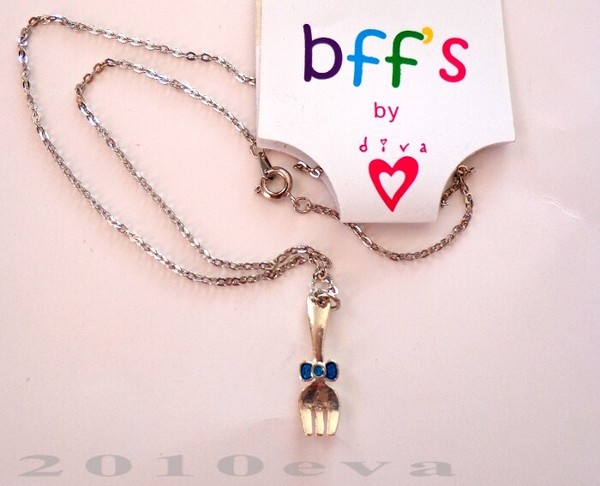 DIVA Collection *COLGANTE/PENDANT CON CADENA PLATEADA* R.B035 + REGALO/GIFT