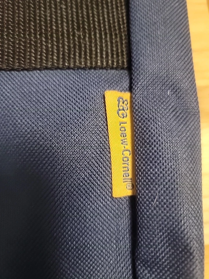 Mochila Portfolio Loew-Cornell azul con cremalleras sin funcionamiento Foto 2 de 4