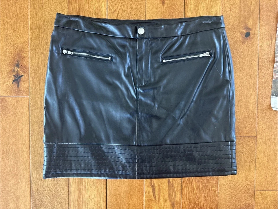 Victoria’s Secret 2 Moto Faux Leather Black Mini Skirt Stitch Hem Y2K READ RARE - Image 2 of 4