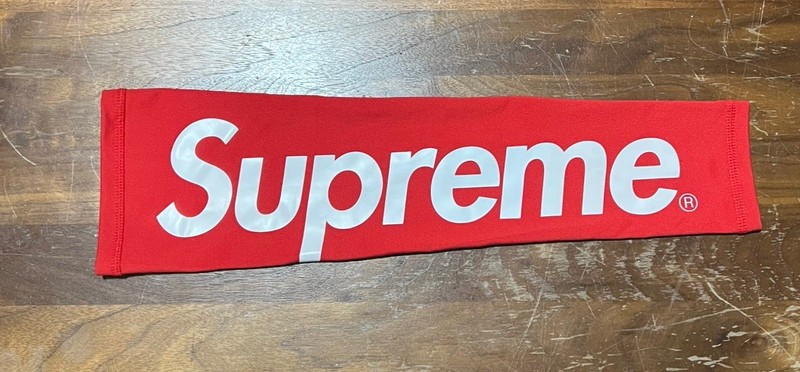 Supreme FW17 NBA shooting Sleeve  RED S/M SMALL MEDIUM