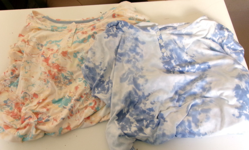 Two New Directions Nightgowns Short Sleeve Blue and Floral Prints Size Large