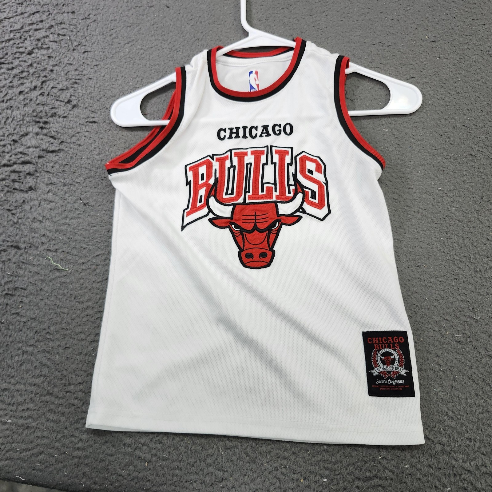 Chicago Bulls Jersey Youth Boys 8 White Red NBA Basketball Tank Top Mesh