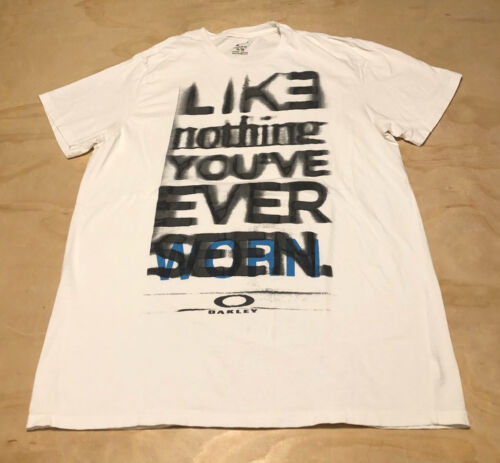 CAMISETA OAKLEY x SURREAL GRAPHIC BASIC LS