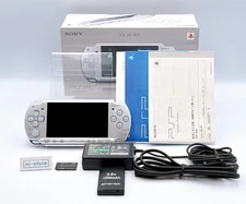 Sony PSP-2000 Console Silver Complete in box Region free w/2GB - Mint S+