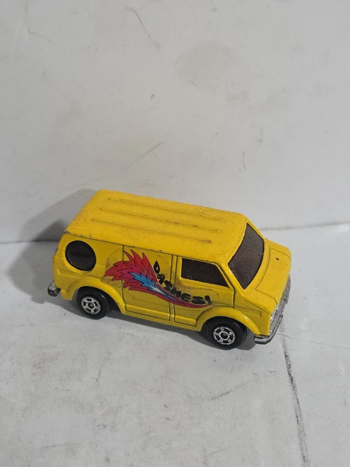 Van vintage Dashes Van Bedford Yellow Dashes Van 1/60 Hong Kong Foto 2 de 4