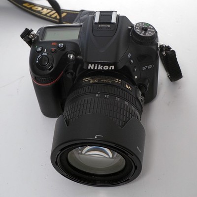 Nikon D7100 + AF-S 18-105mm VR   43.500 Auslösungen