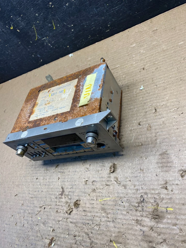 1986 Chrysler Lebaron AM FM Cassette Radio OEM S8842 DG - Image 2 of 4