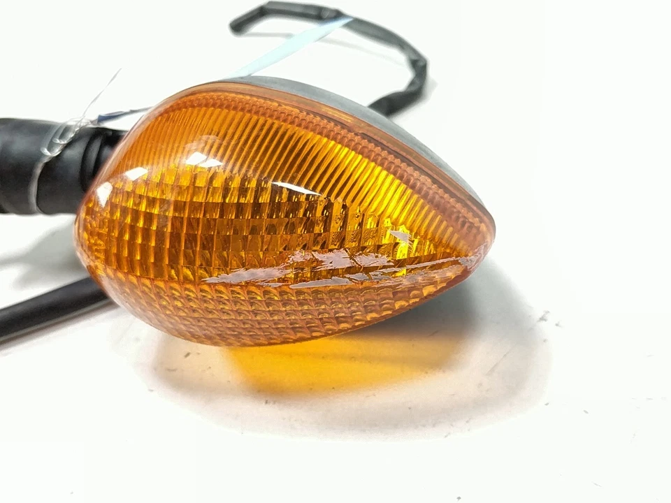 Luz indicadora piscante traseira direita 14 Yamaha FZ09 - Imagem 2 de 4