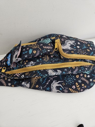 KAVU Crossbody Rope Sling Womens Blue Animal Print Pink Lining Purse Hiking - Picture 4 of 16