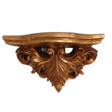 Italian Florentine Baroque/Rococo-style gold gilt acanthus leaf wall shelf.